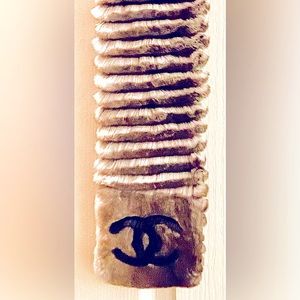 CHANEL grey/silver women’s stole Muffler, 70% Rabbit Fur and 30% Cashmere